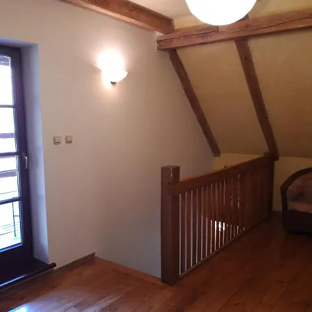 펜션 Dom Kolo Rewala Paprotno