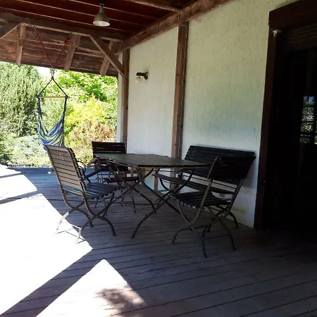 Dom Kolo Rewala 펜션 Paprotno