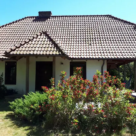 펜션 Dom Kolo Rewala Paprotno