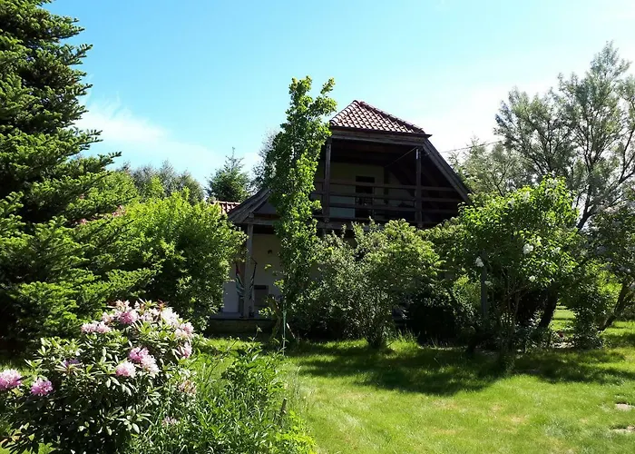 Dom Kolo Rewala Paprotno